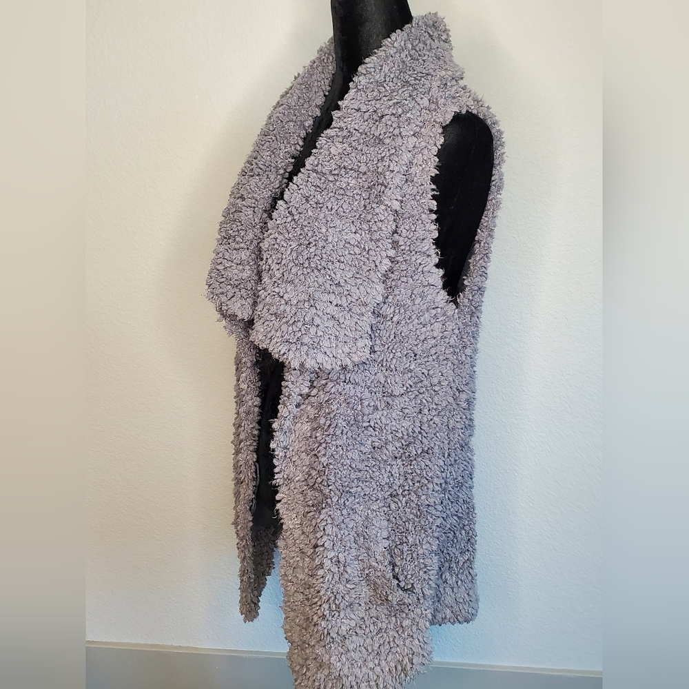 Coffee Shop Sherpa Vest - Picture 3 of 15